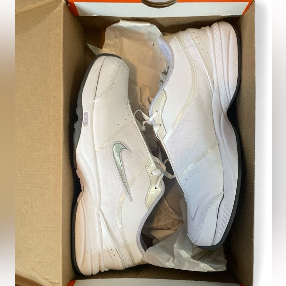 Nike Steady VI Sneakers - Picture 4 of 5